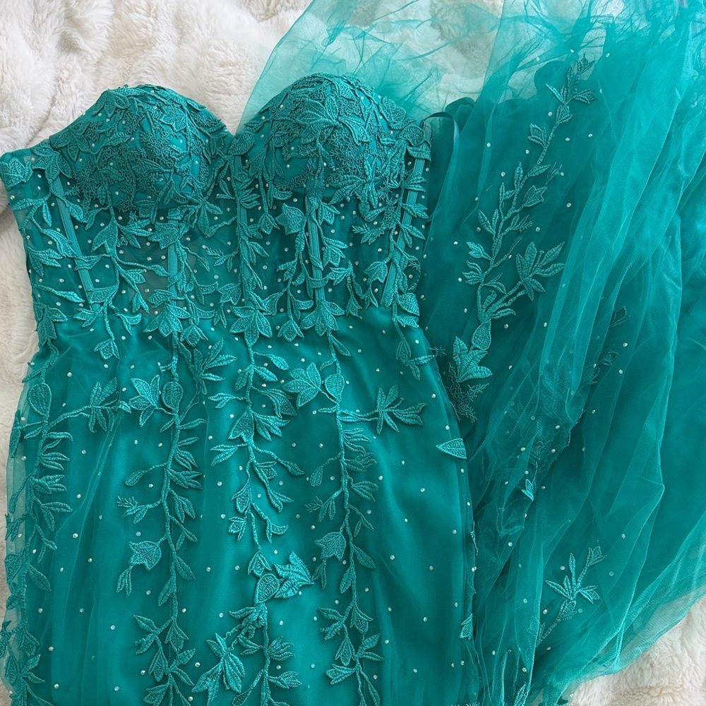 Strapless Teal Lace Appliqué Prom Dress